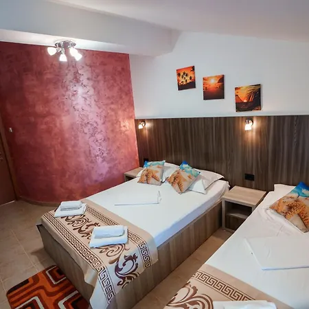 Raluca 3*