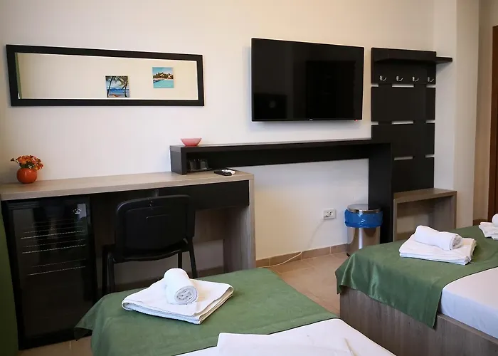 Konukevi Raluca Navodari